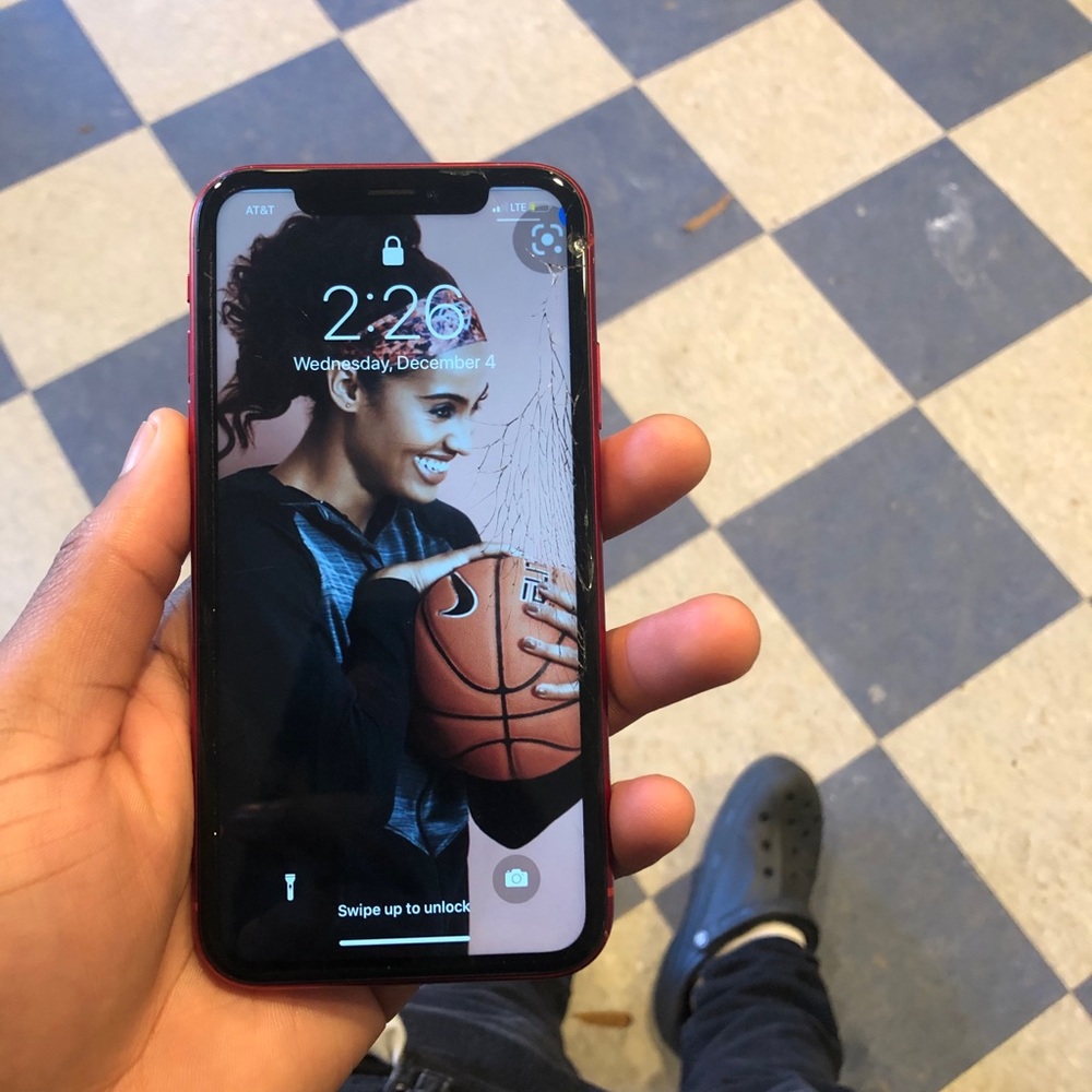 IPhone XR 64gs 300